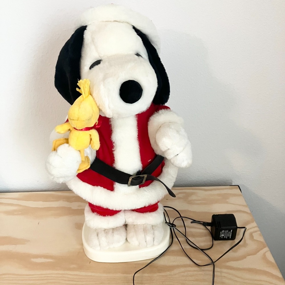 Santa's Best Snoopy & Woodstock Holiday Animation Animatronic Christmas Peanuts